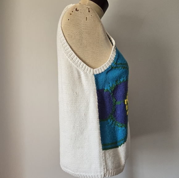 Adrienne Vittadini Floral Knit Tank Top - White and Teal. Size Medium - Picture 3 of 8